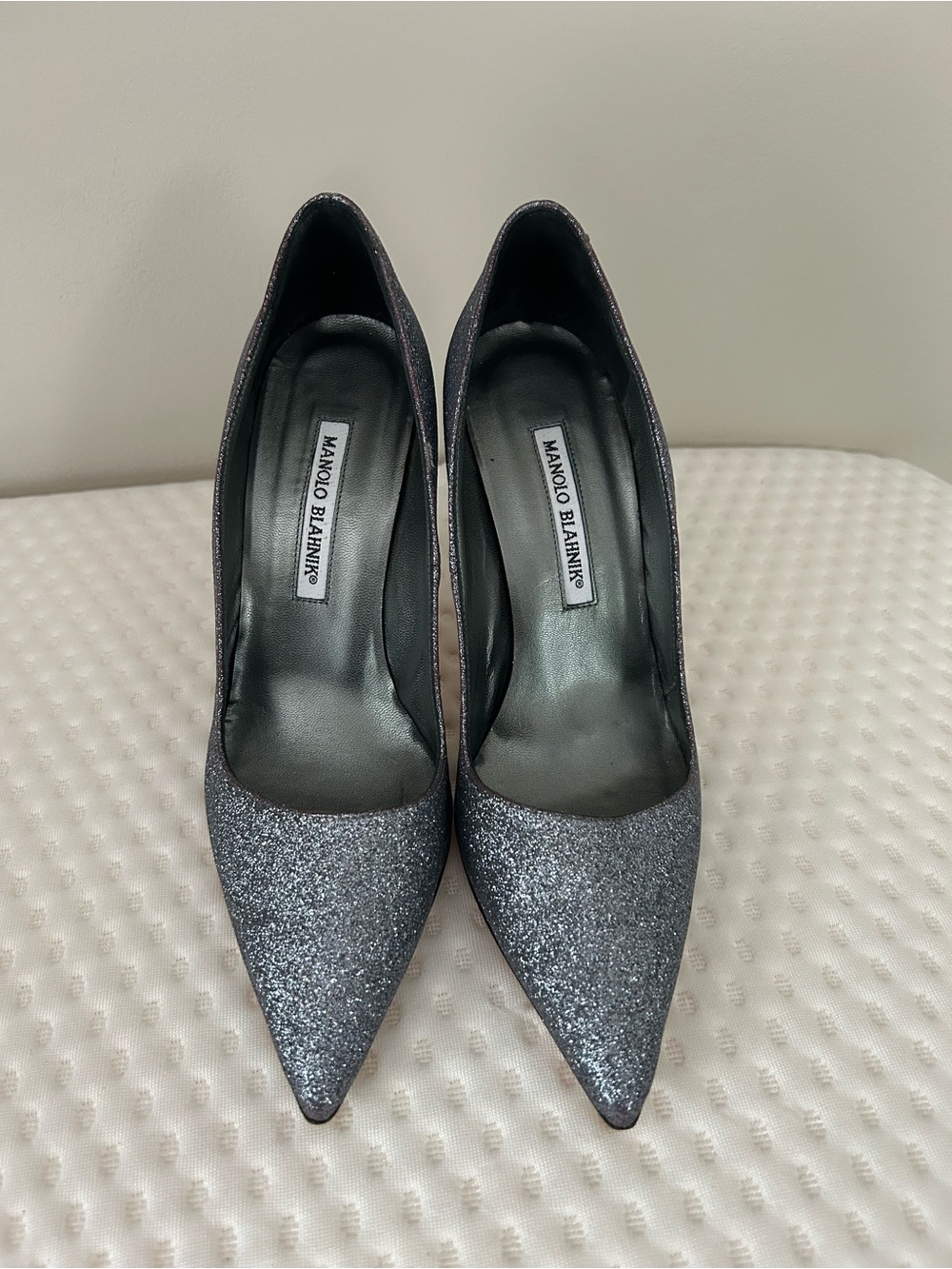 Manolo Blahnik BB 105 Anthracite Glitter Pointed Toe Pumps IT 38 US 8